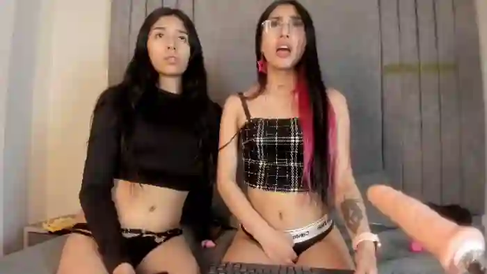 mia-and-eva-whatsson