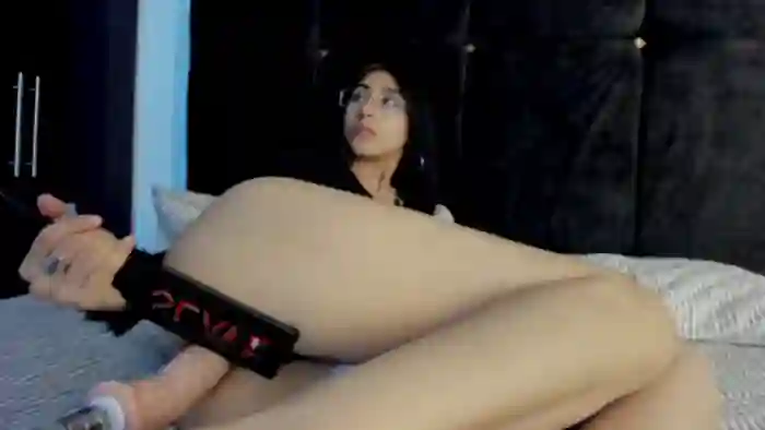 mia-and-eva-whatsson