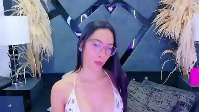 kylie-whitee