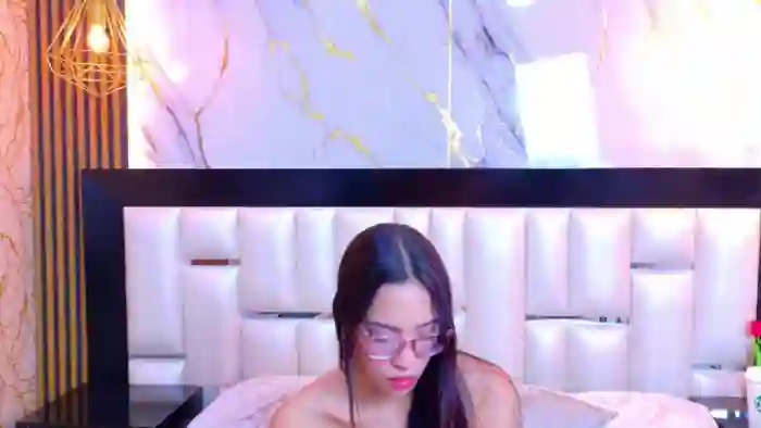 kylie-whitee