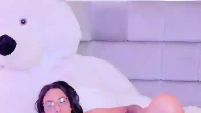 kylie-whitee