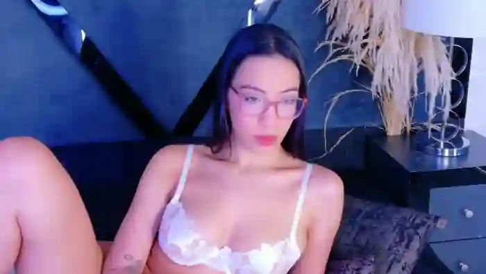 kylie-whitee