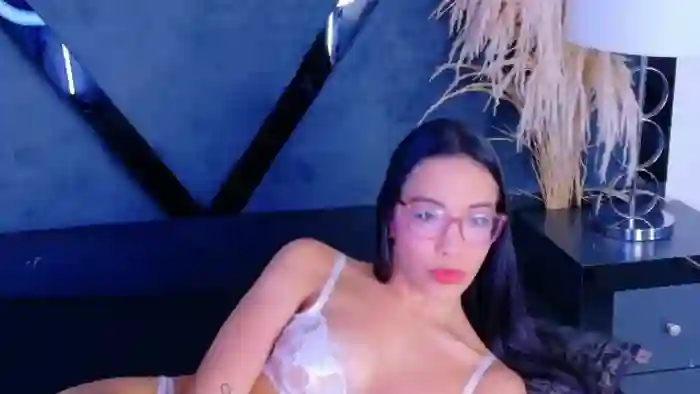 kylie-whitee