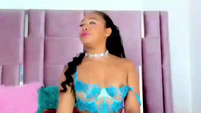 nahomy-jones