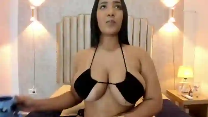 naisha-rousell