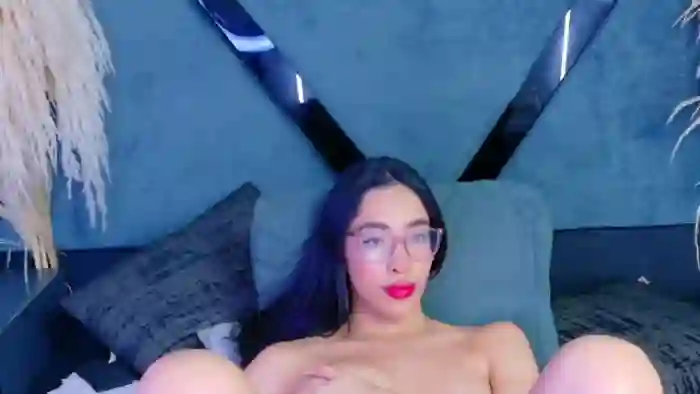 kylie-whitee