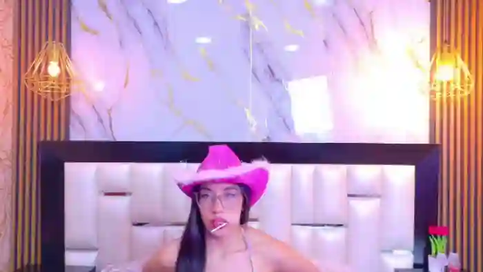 kylie-whitee