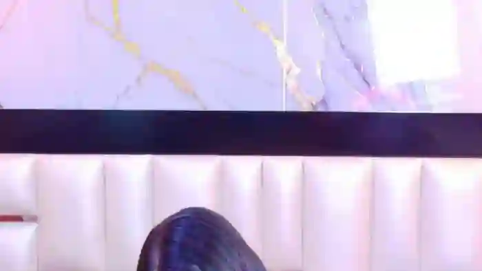 kylie-whitee