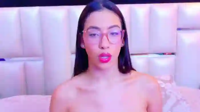 kylie-whitee