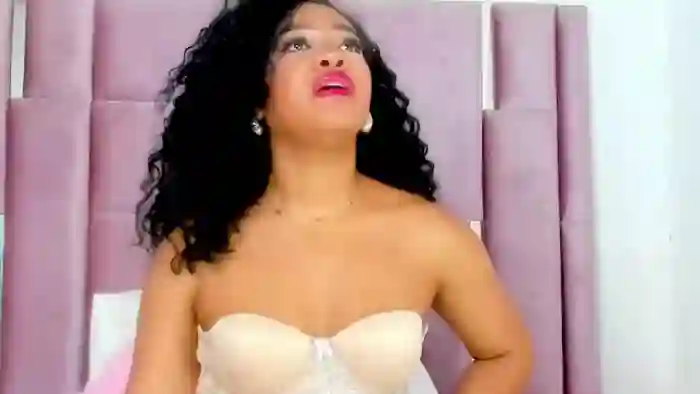 nahomy-jones