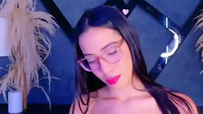 kylie-whitee