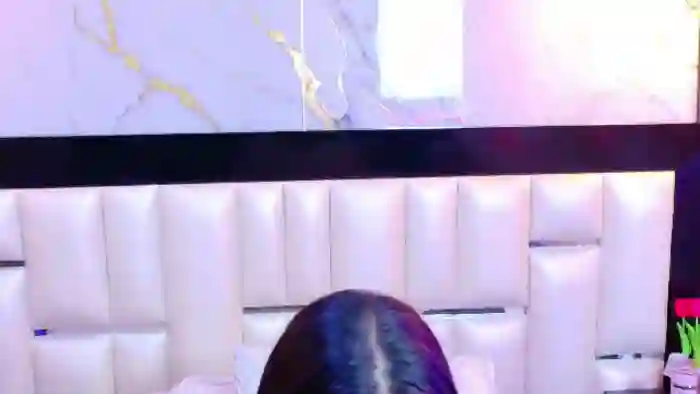 kylie-whitee