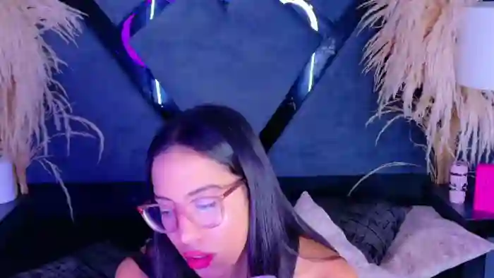 kylie-whitee