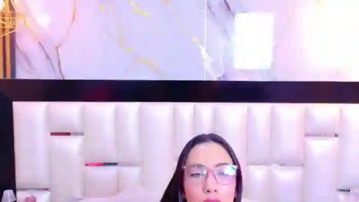 kylie-whitee