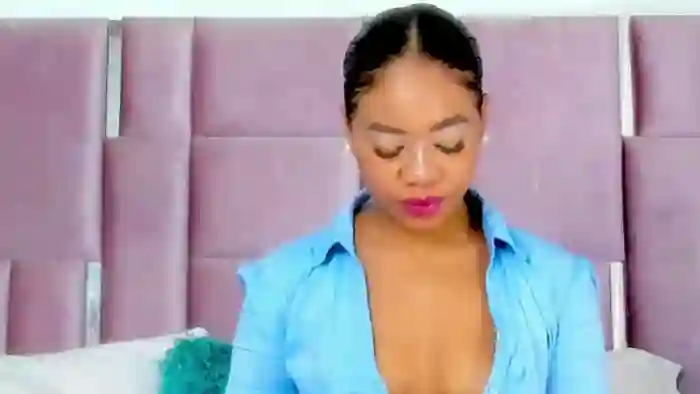 nahomy-jones
