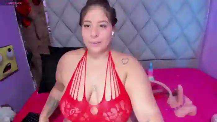 luisana-boobs