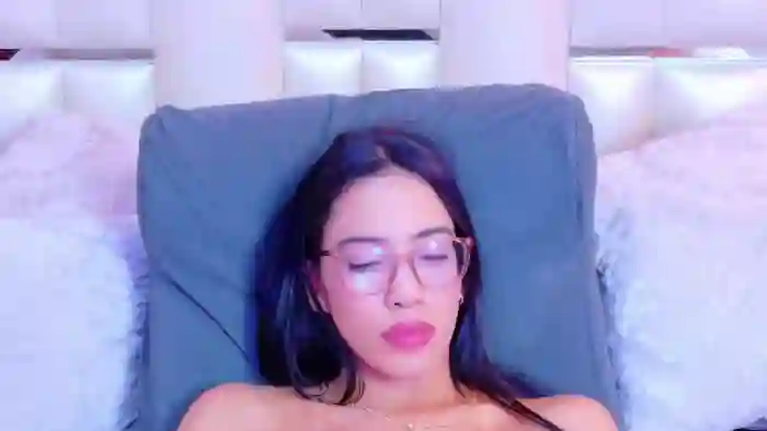 kylie-whitee