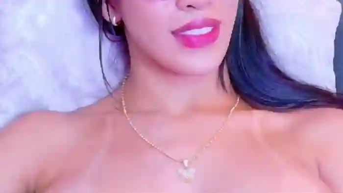 kylie-whitee