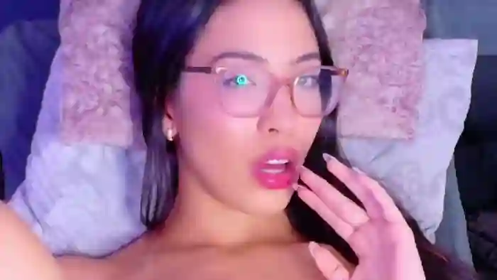 kylie-whitee