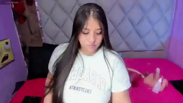luisana-boobs