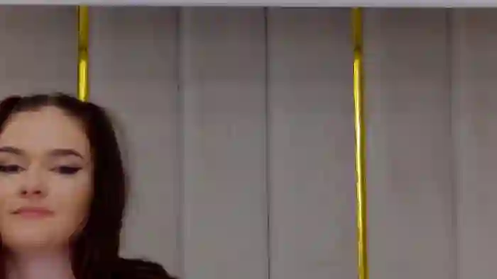 elisa-james