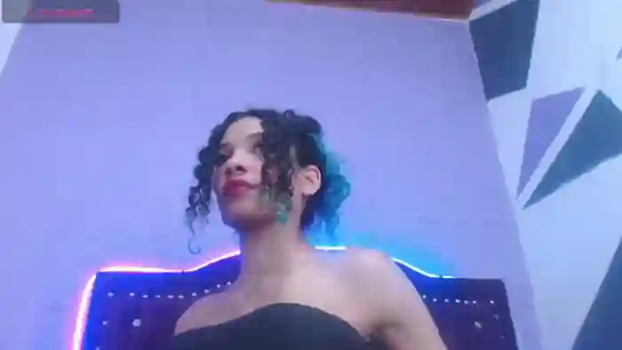 petite-ariana