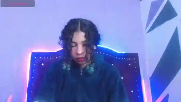 petite-ariana