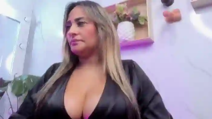 julieta-collinsx