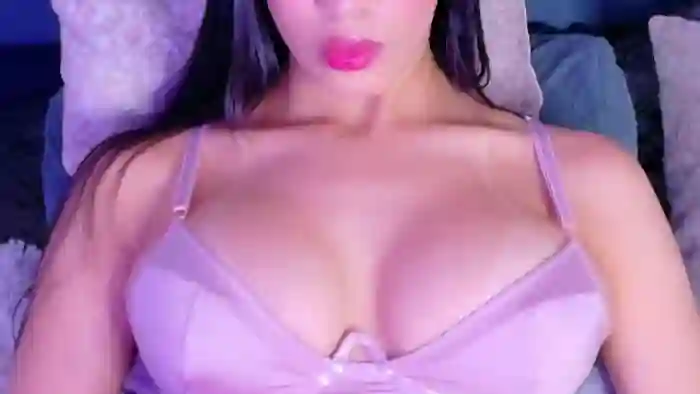 kylie-whitee