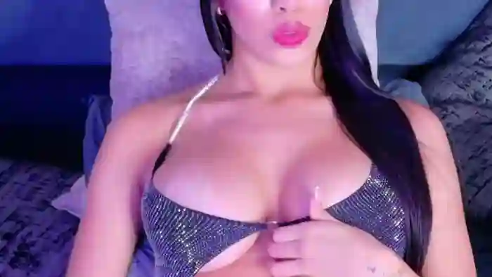 kylie-whitee