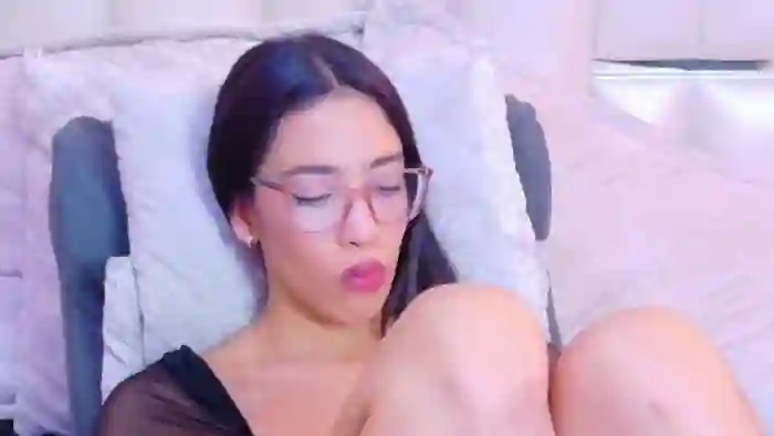 kylie-whitee