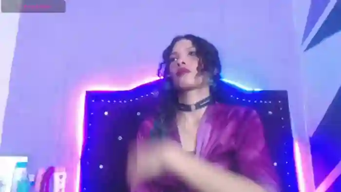 petite-ariana