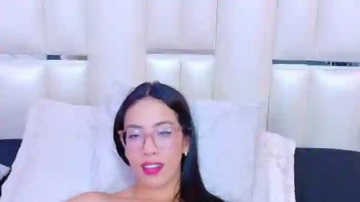 kylie-whitee