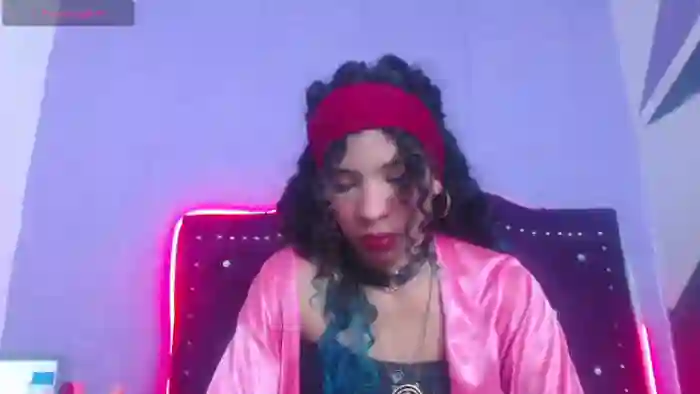 petite-ariana