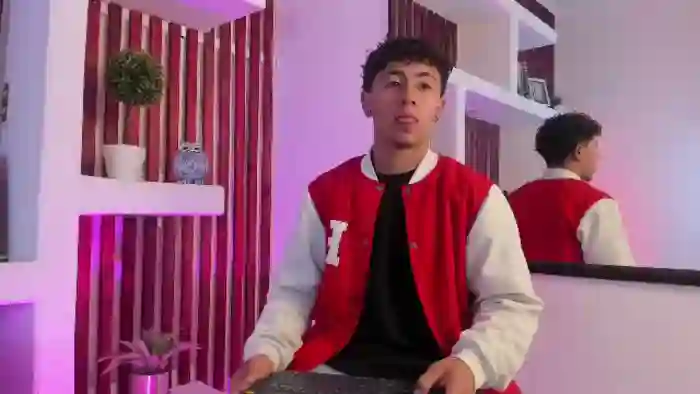troy-dalton