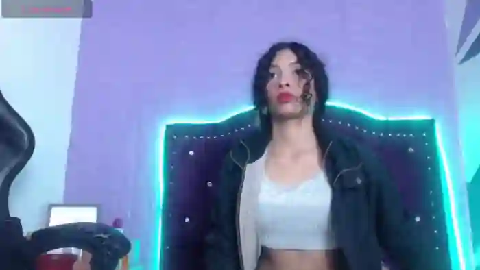 petite-ariana