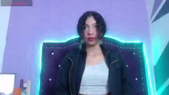 petite-ariana