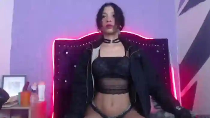 petite-ariana