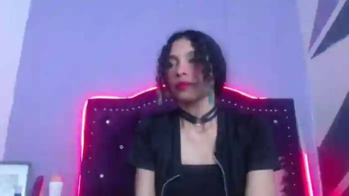 petite-ariana