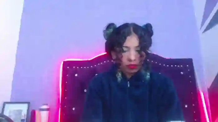 petite-ariana