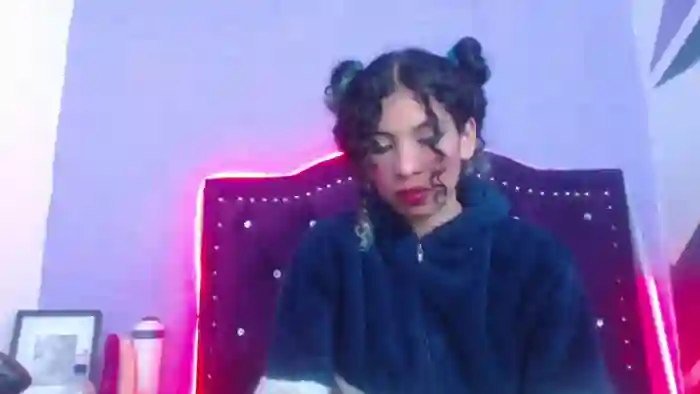 petite-ariana