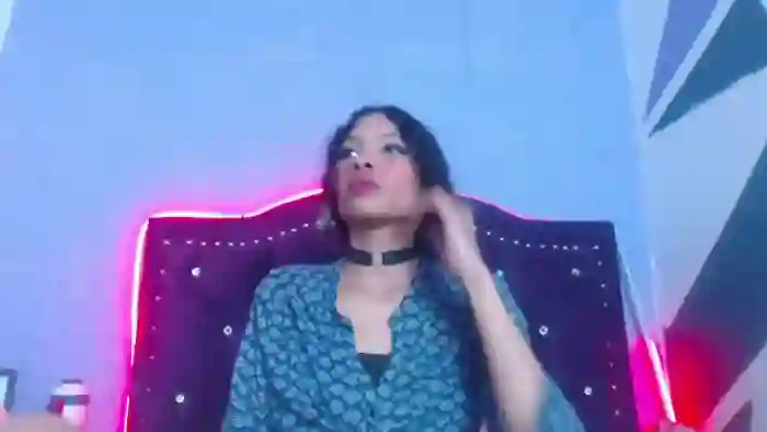 petite-ariana