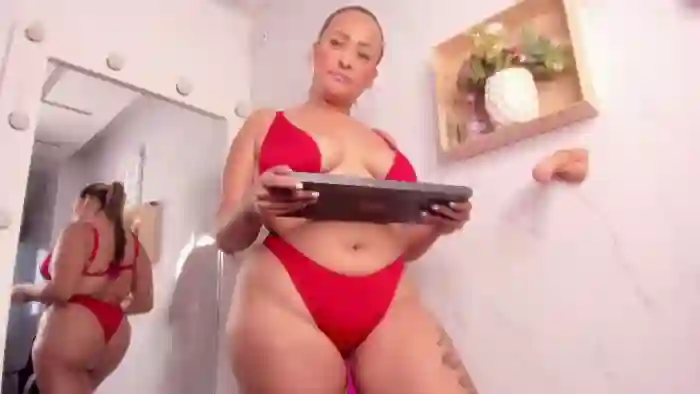 julieta-collinsx