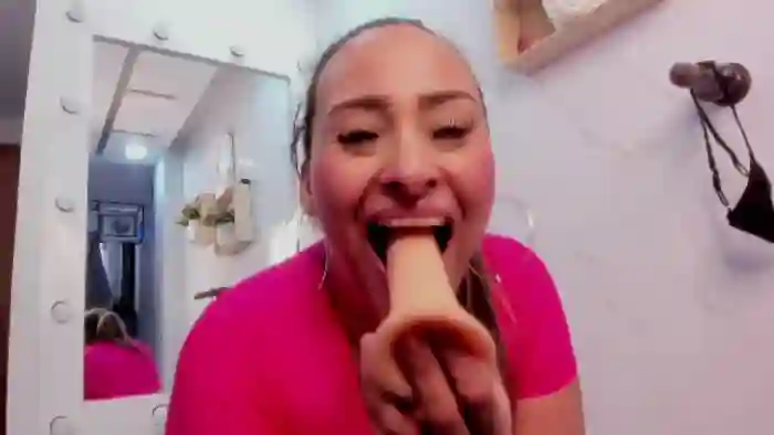 julieta-collinsx