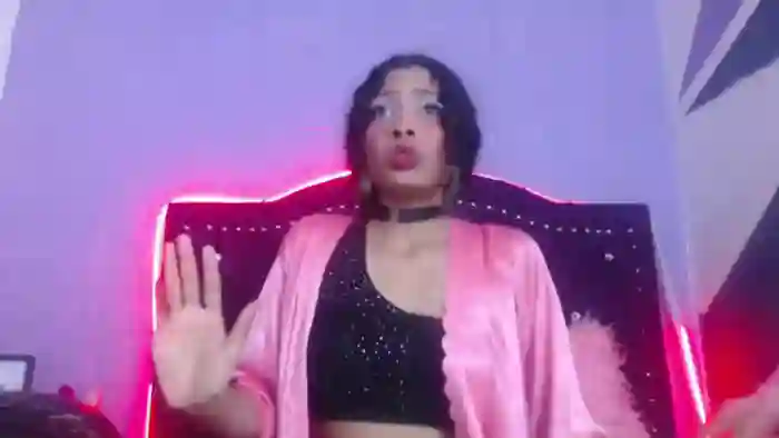 petite-ariana