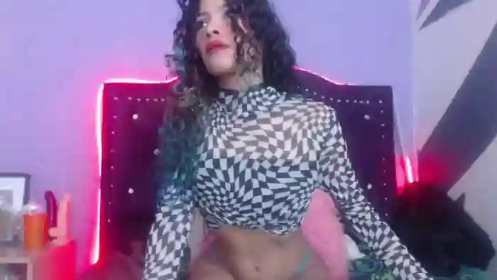 petite-ariana
