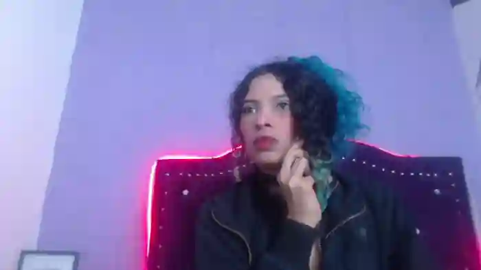 petite-ariana