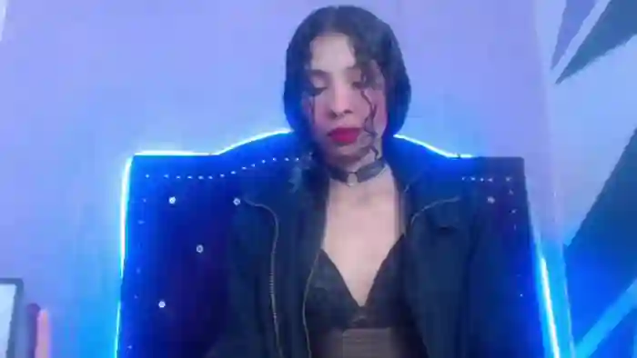 petite-ariana