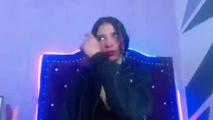 petite-ariana
