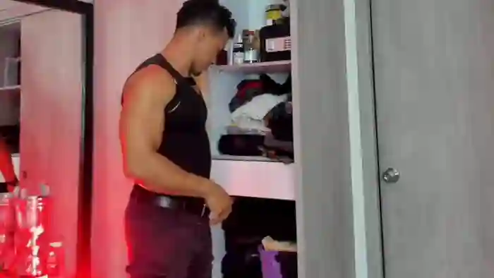 mat-strong
